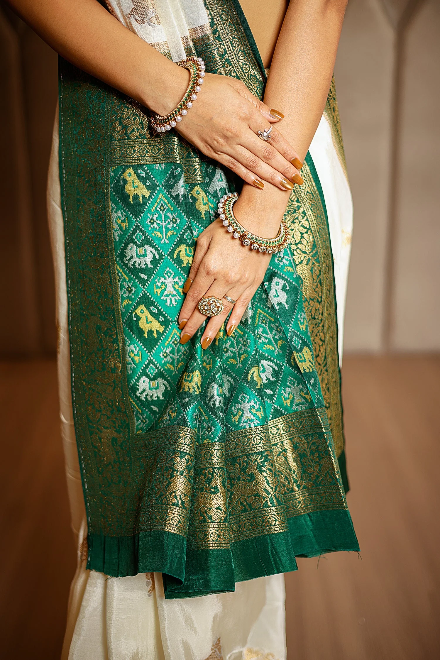 Off White Dola Silk Woven Butta Saree with Contrast Woven Border and Patola Pallu - Image 4