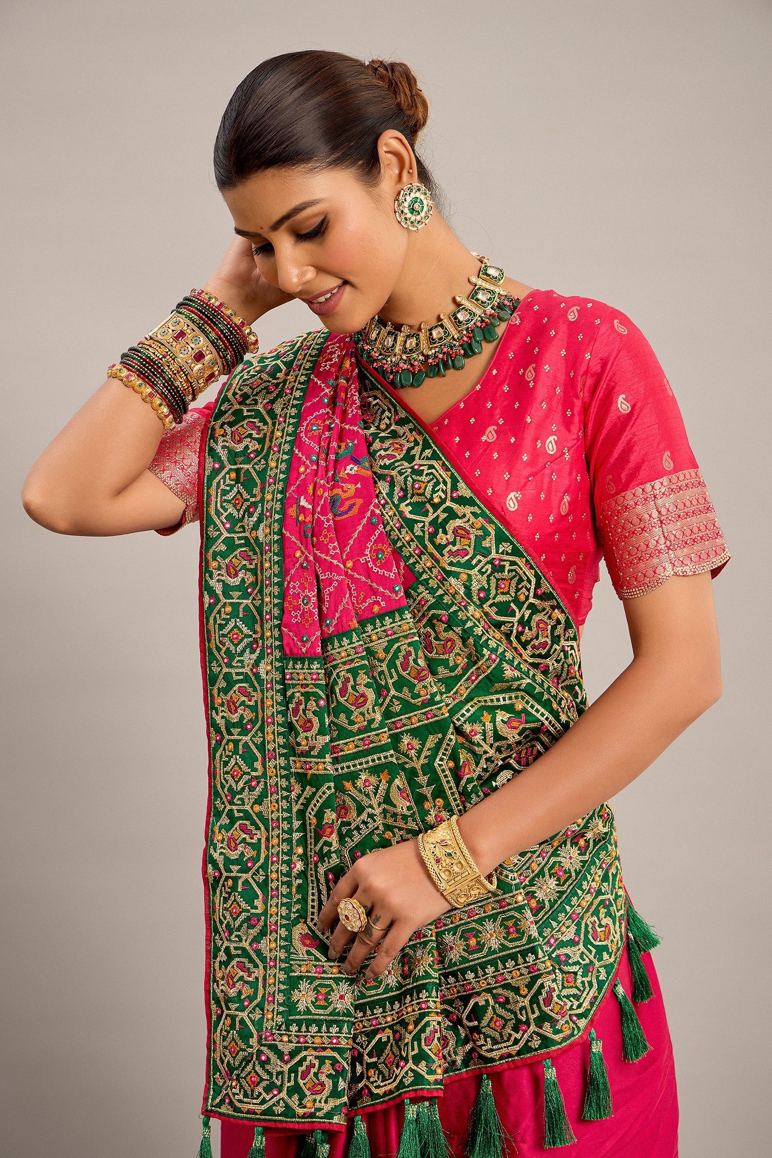 Pink Art Silk Thread Embroidered Traditional Saree - Image 3