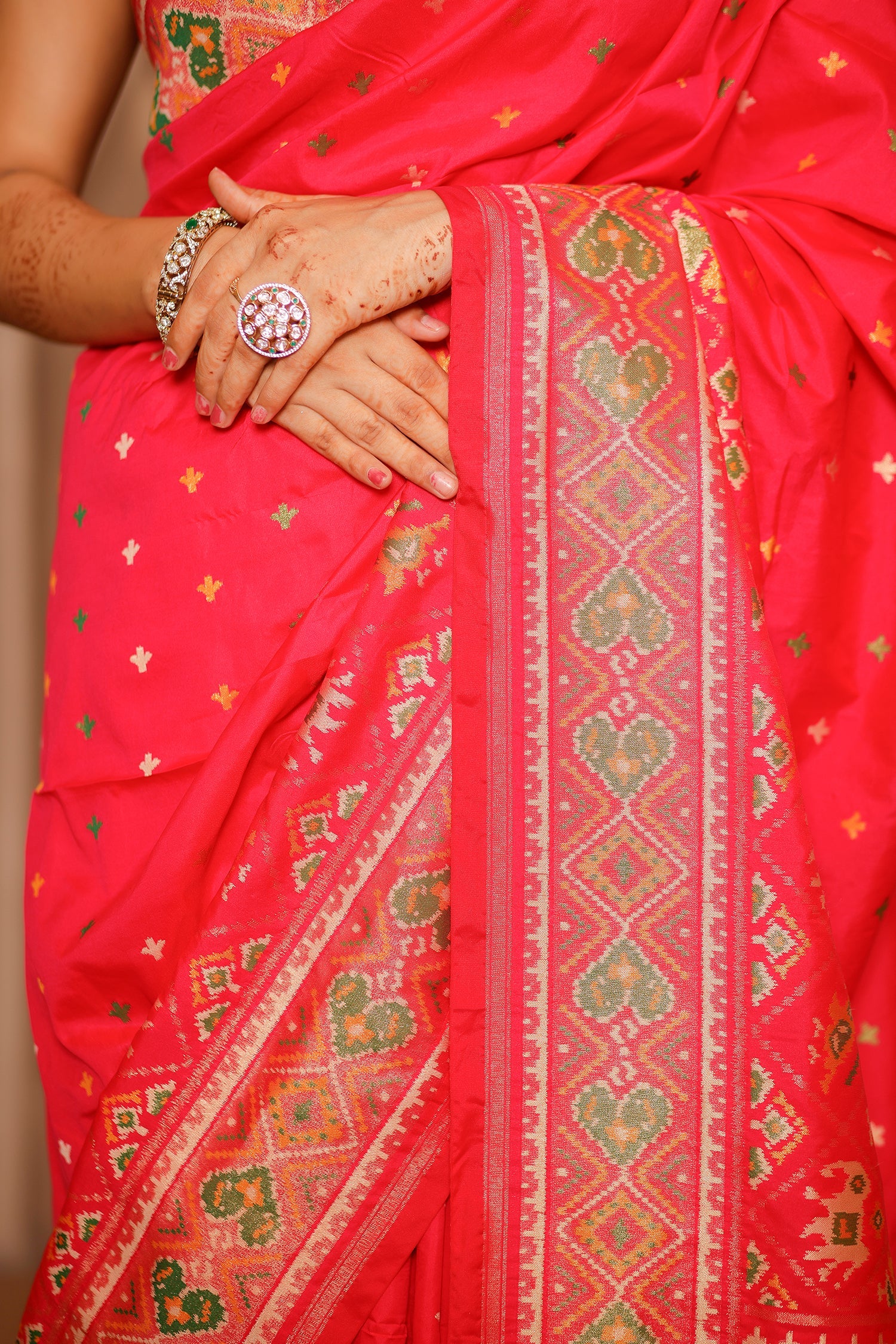 Pink Banarasi Semi Silk Woven Saree with Patola Border and Pallu - Image 4