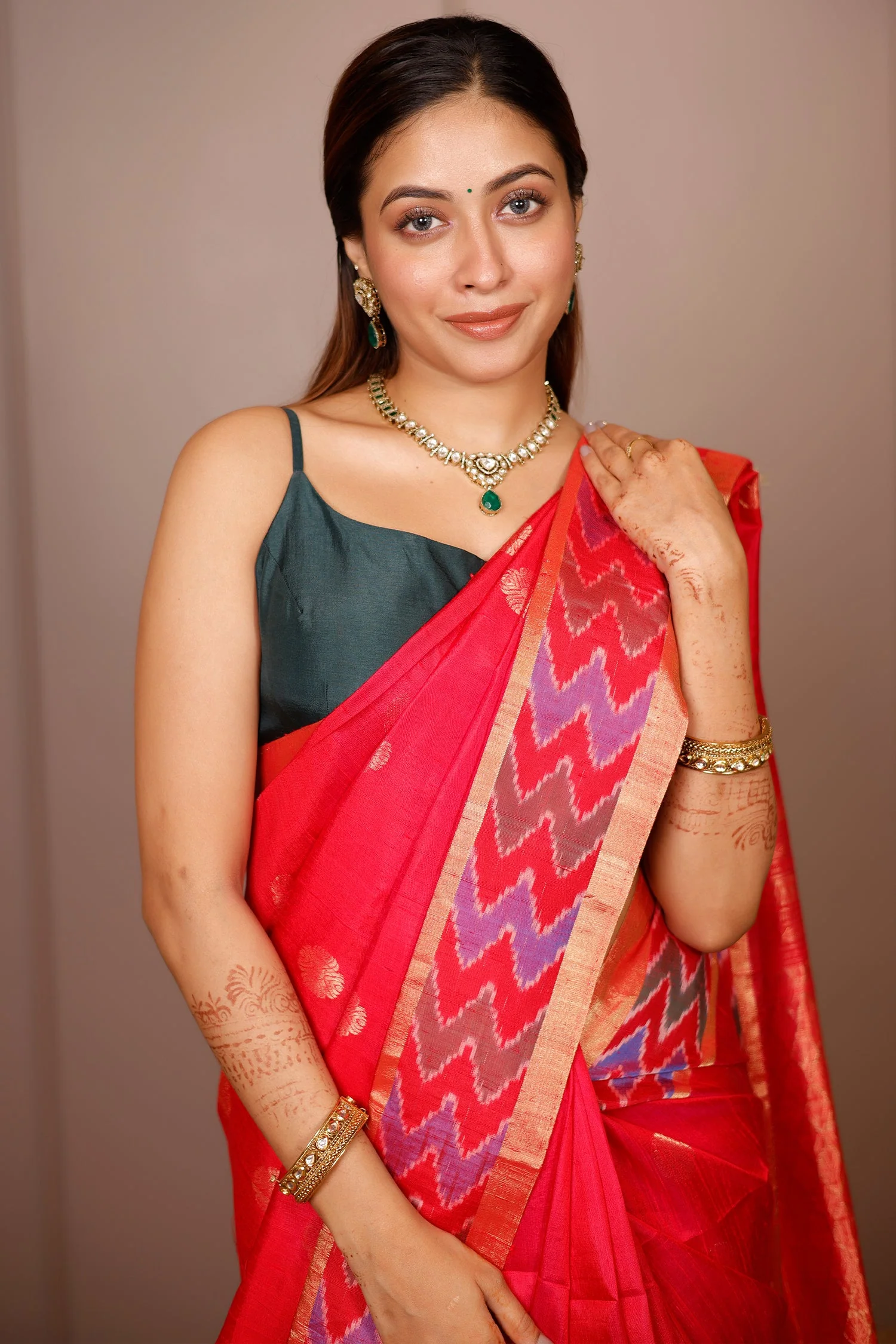 Pink Raw Silk Woven Patola Saree - Image 4