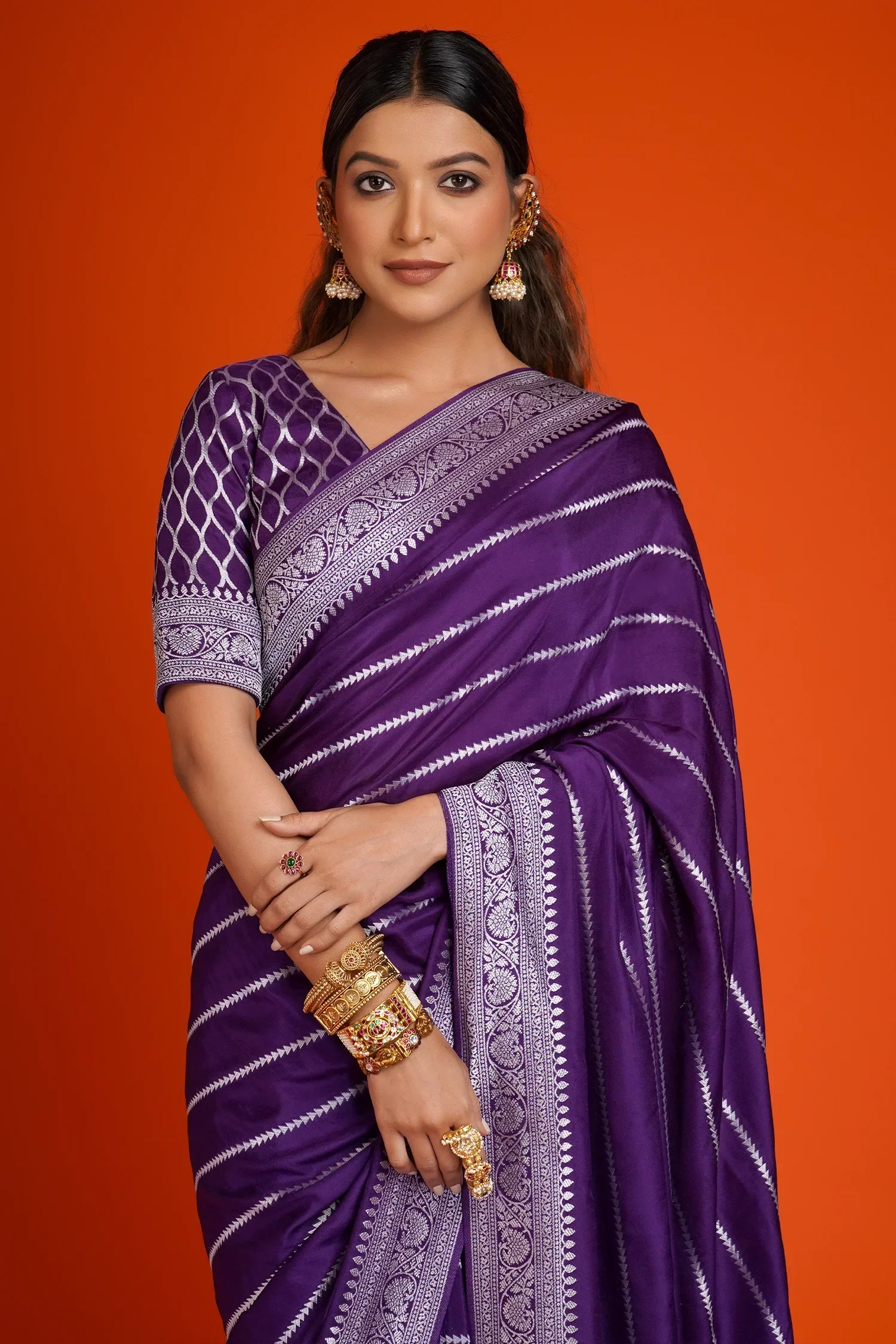 Purple Art Silk Saree with Floral Motif Border and Pallu - Image 3