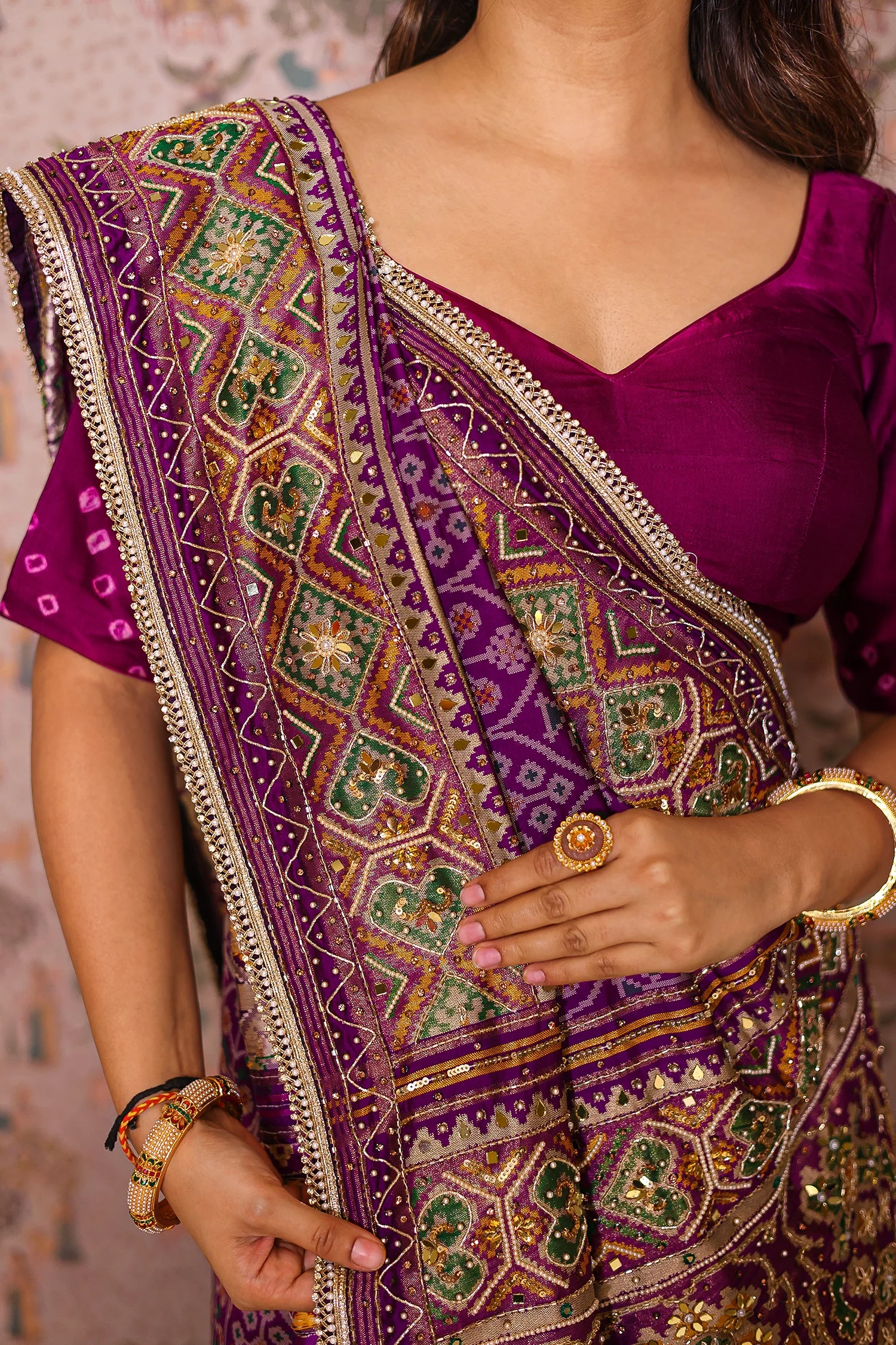 Purple Silk Traditional Woven Patola Saree with Cutdana and Beads Work - Image 4