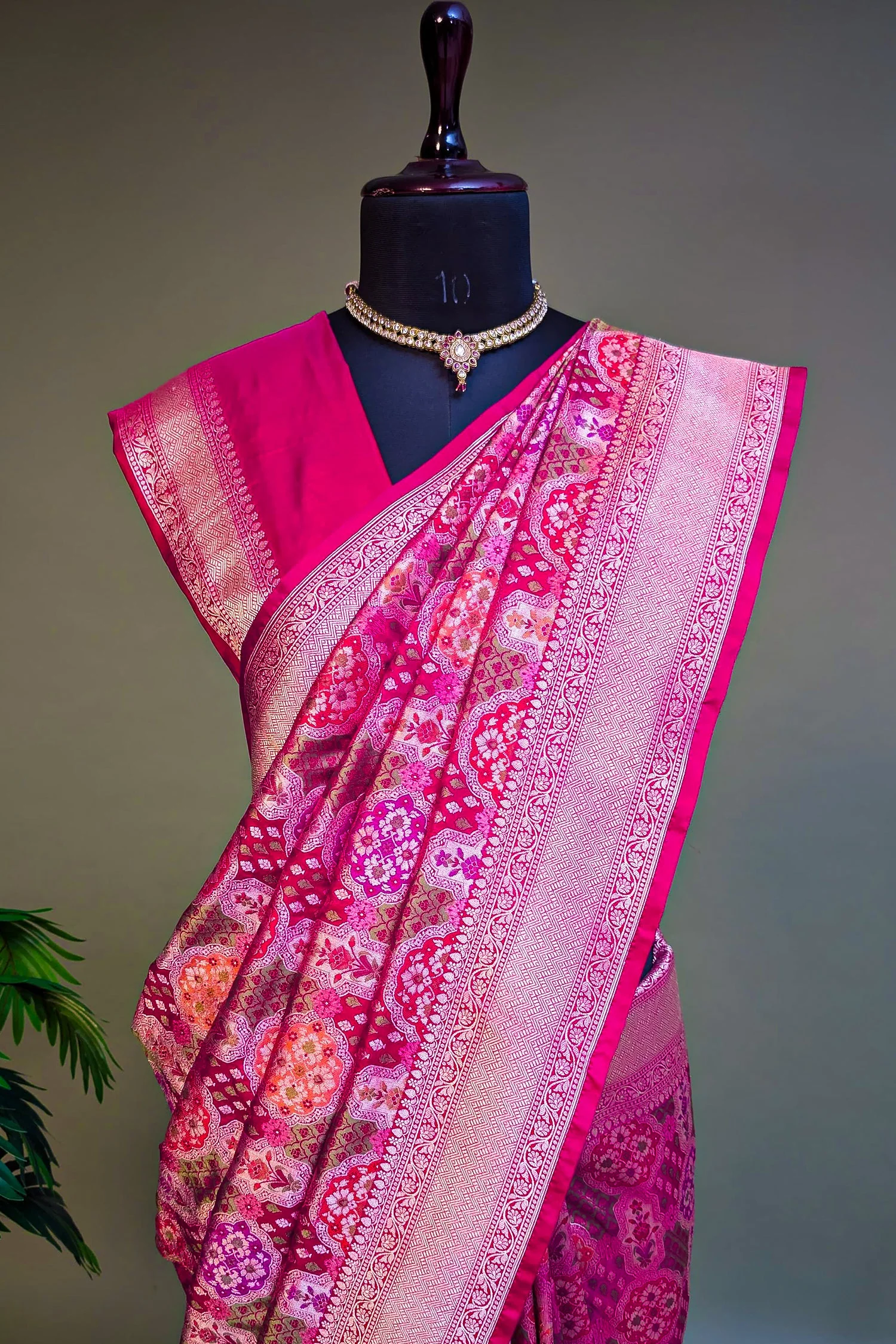 Rani Pink Silk Traditional Woven Saree - Image 3