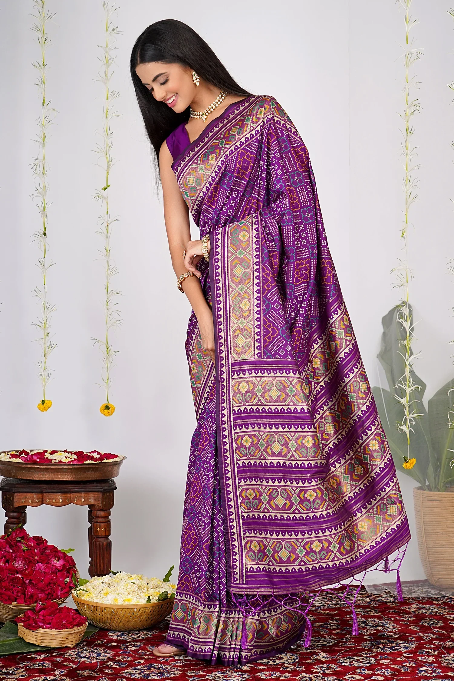 Violet Purple Traditional Patola Woven Saree in Silk - Image 3
