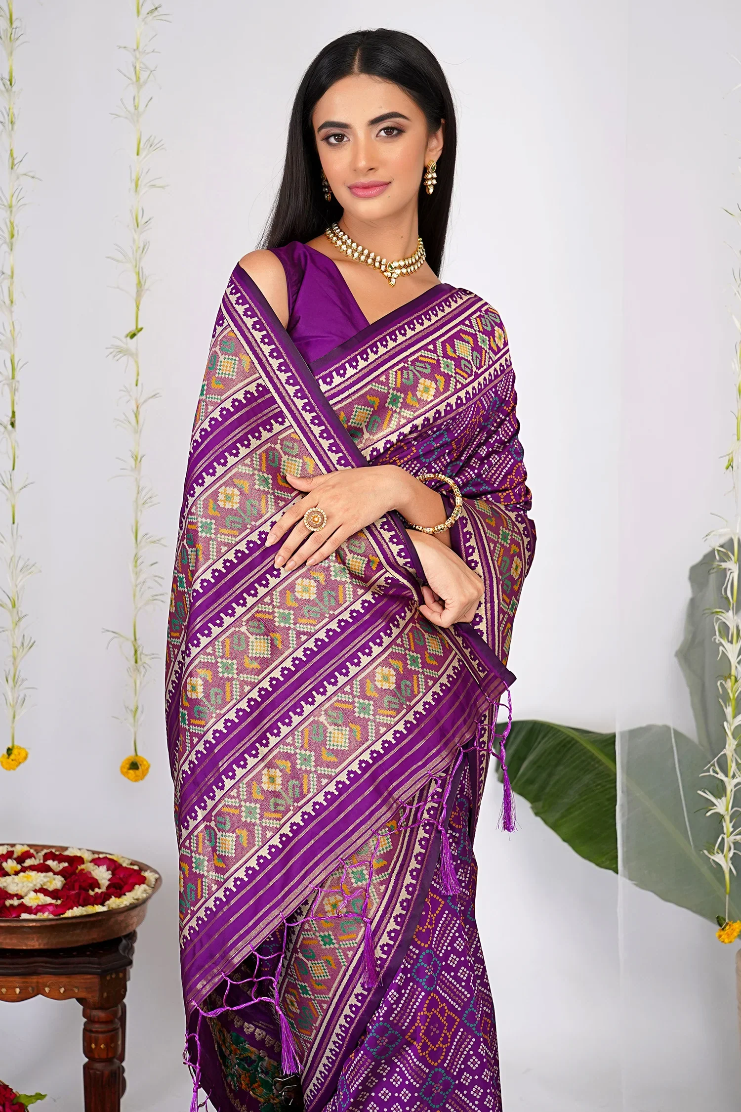 Violet Purple Traditional Patola Woven Saree in Silk - Image 4